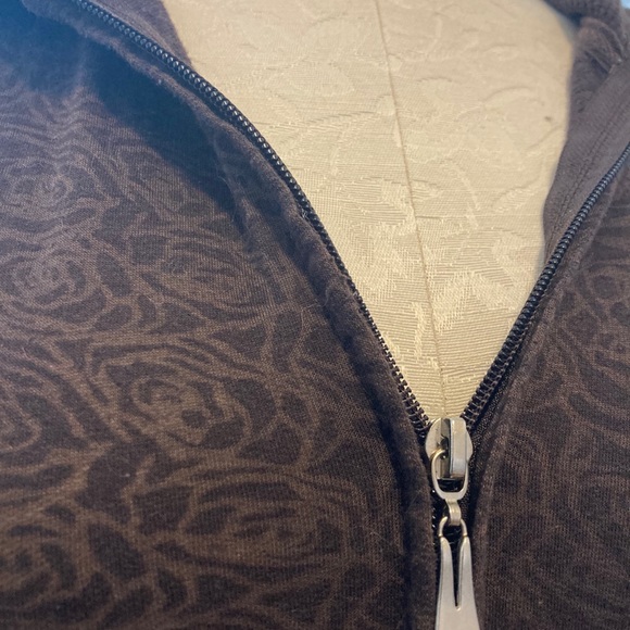 Zip up - Picture 2 of 2